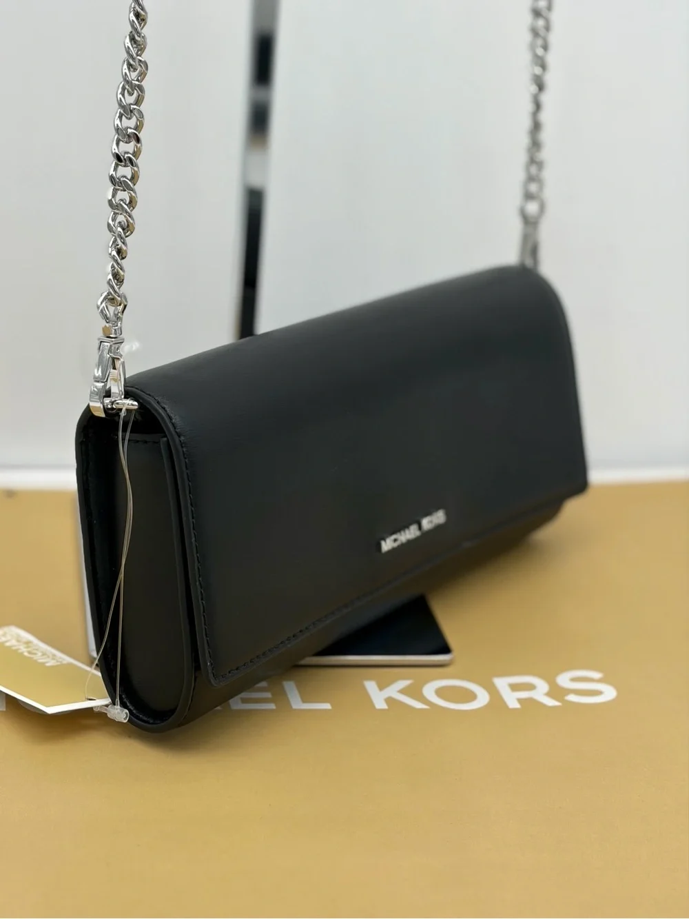 Michael Kors Jet Set Travel Leather Clutch Crossbody Wallet on chain